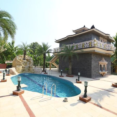 Mann The Palm Retreat Hotel Lucknow Bagian luar foto