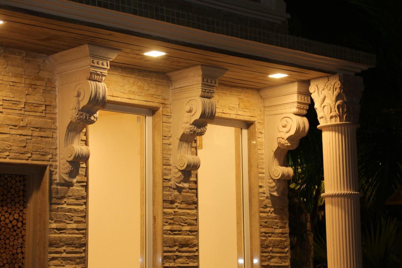 Mann The Palm Retreat Hotel Lucknow Bagian luar foto