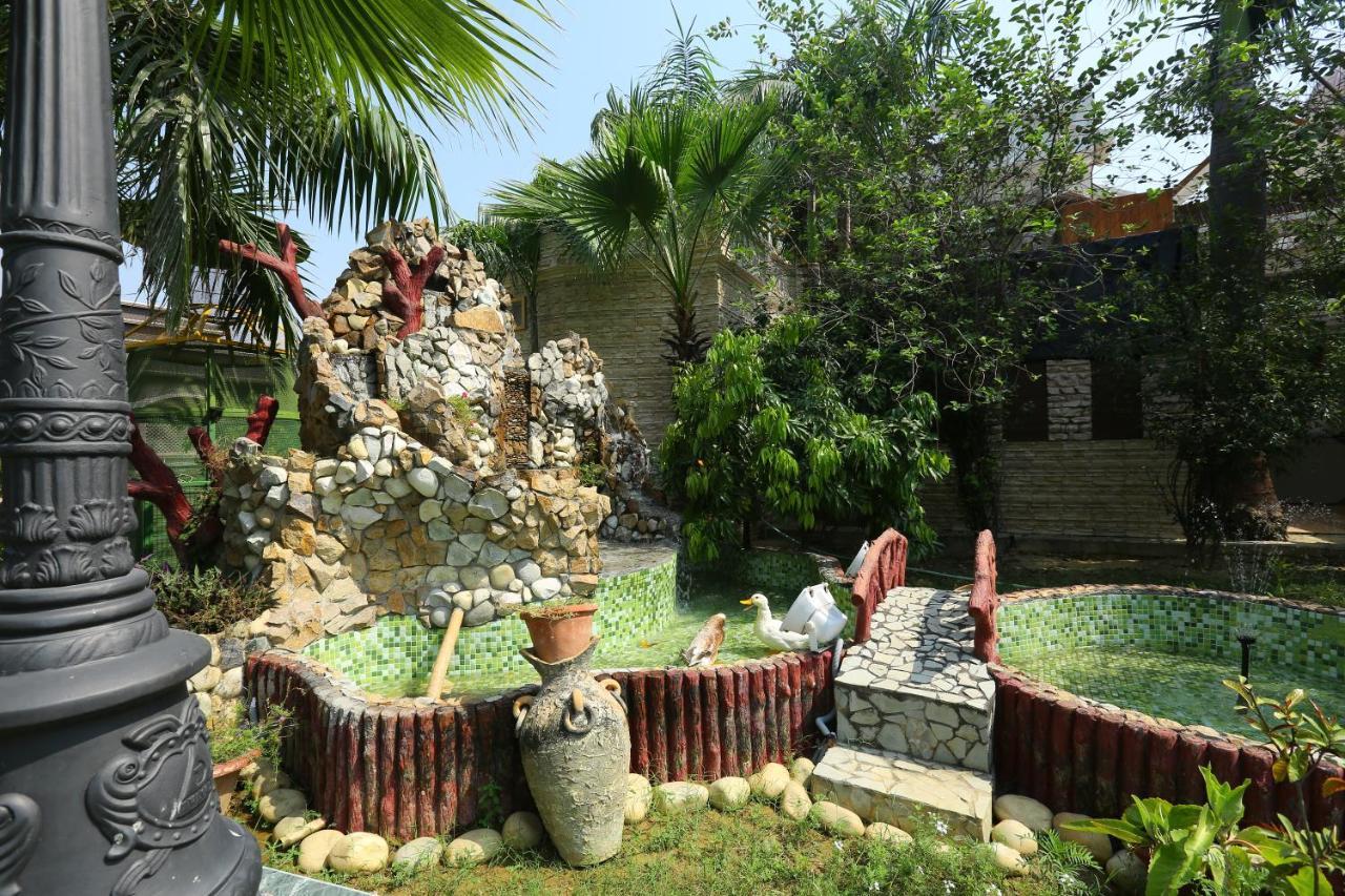 Mann The Palm Retreat Hotel Lucknow Bagian luar foto